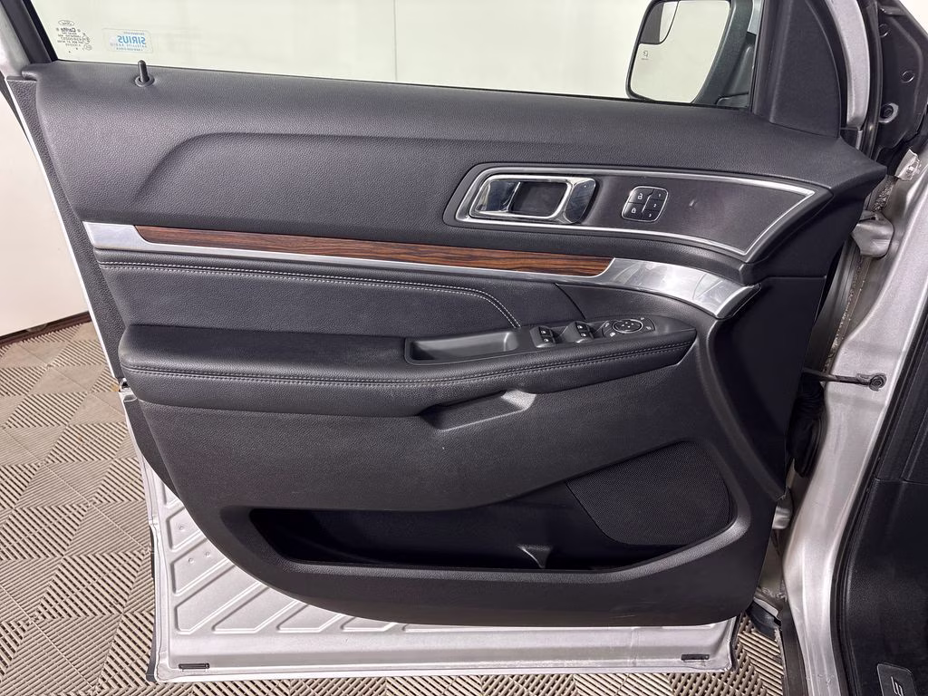 2017 Ingot Silver Metallic Ford Explorer Limited 4X4 SUV