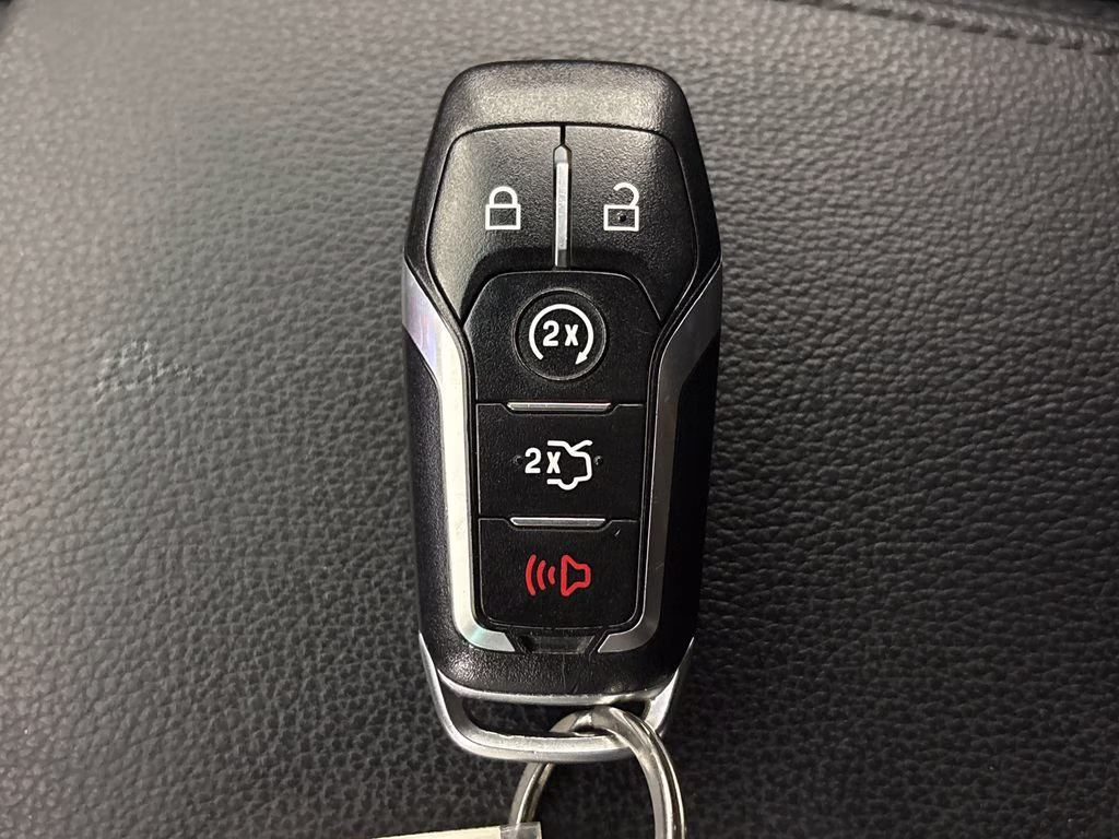 2017 Ingot Silver Metallic Ford Explorer Limited 4X4 SUV