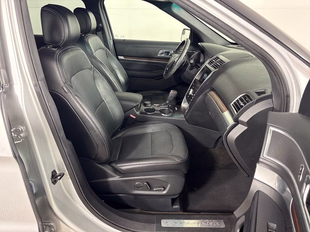 2017 Ingot Silver Metallic Ford Explorer Limited 4X4 SUV