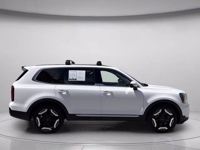 2024 Glacial White Pearl Kia Telluride S AWD SUV