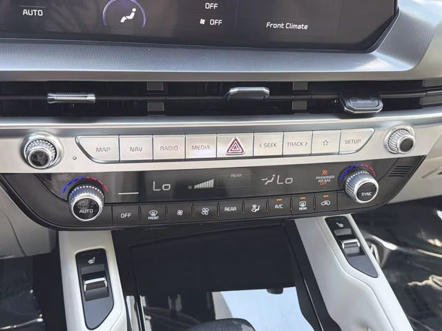 2024 Glacial White Pearl Kia Telluride S AWD SUV