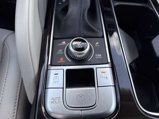 2024 Glacial White Pearl Kia Telluride S AWD SUV