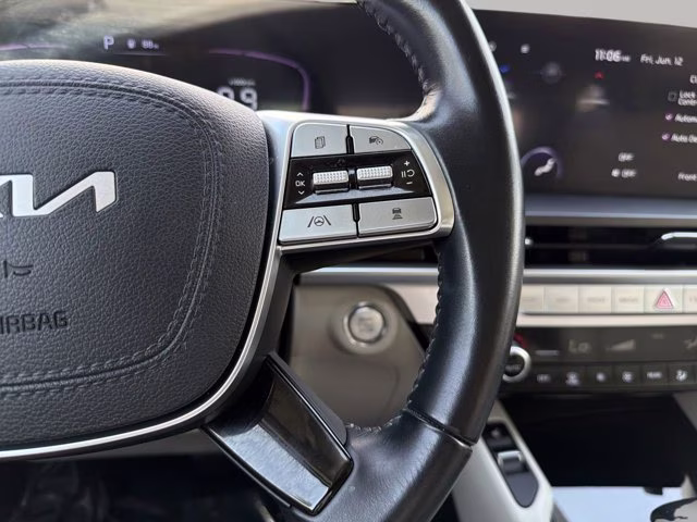 2024 Glacial White Pearl Kia Telluride S AWD SUV