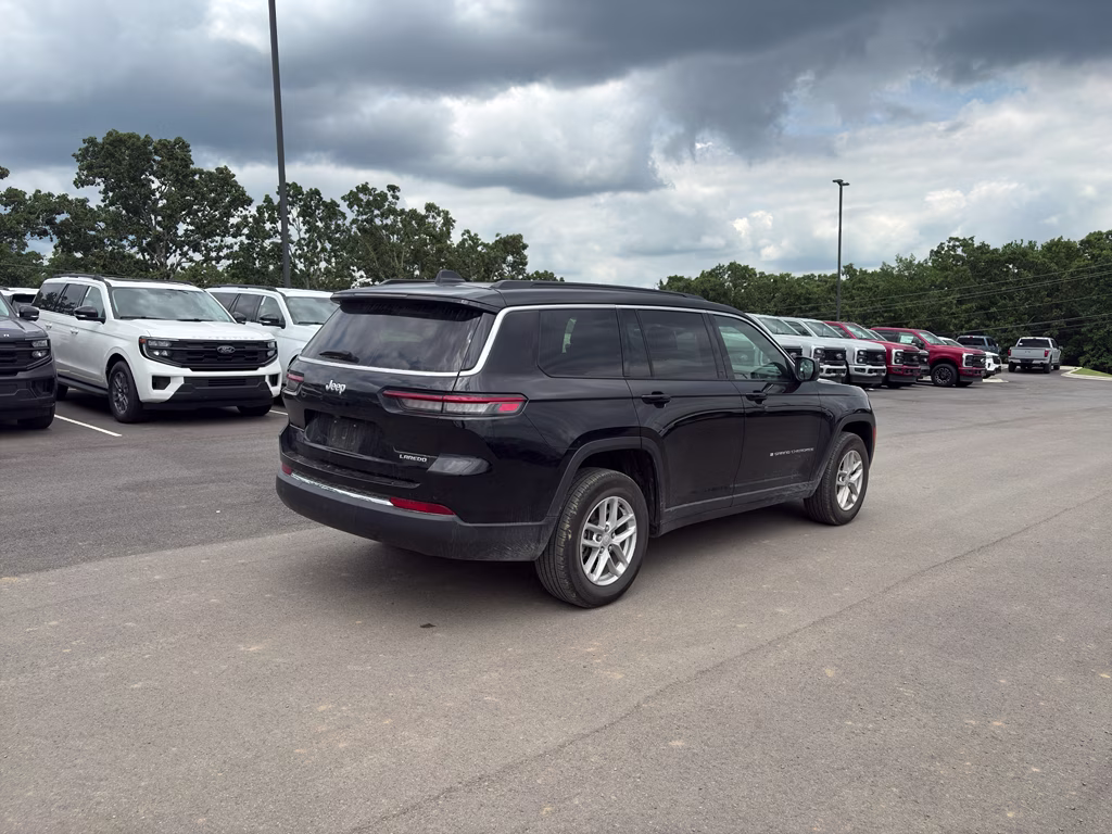 2025 Diamond Black Crystal Pearlcoat Jeep Grand Cherokee L Laredo X RWD SUV
