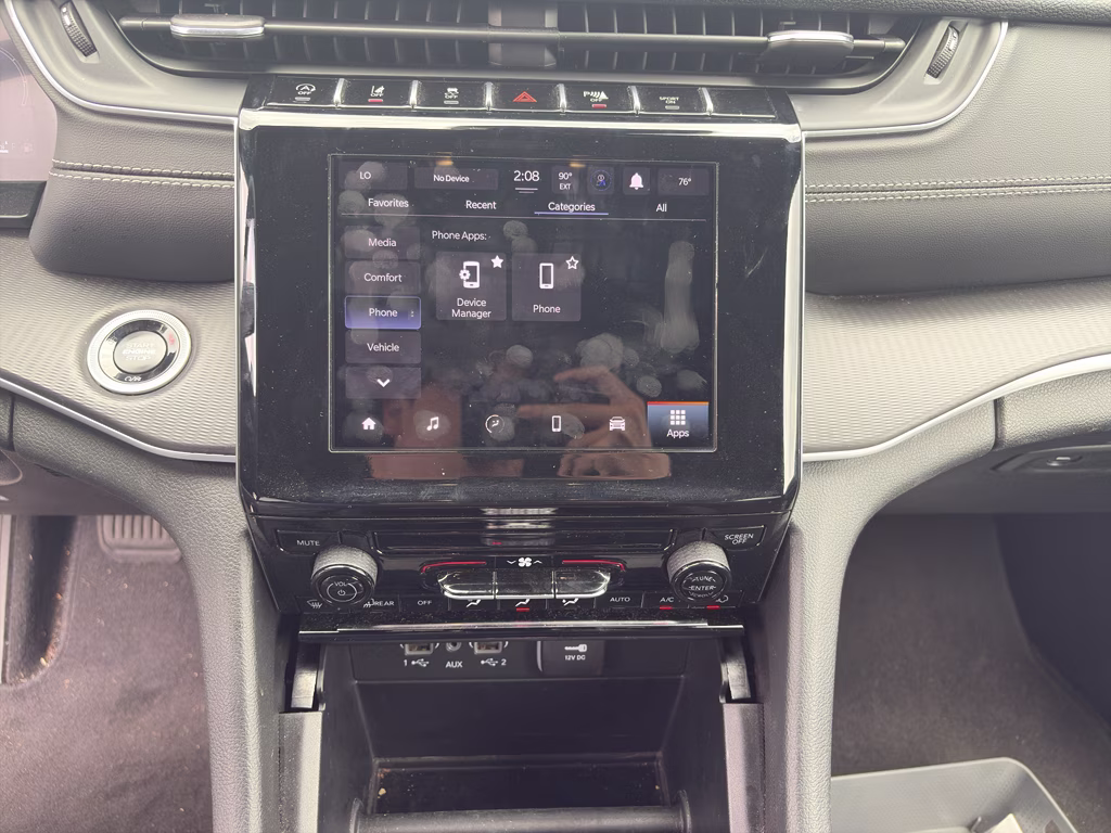 2025 Diamond Black Crystal Pearlcoat Jeep Grand Cherokee L Laredo X RWD SUV
