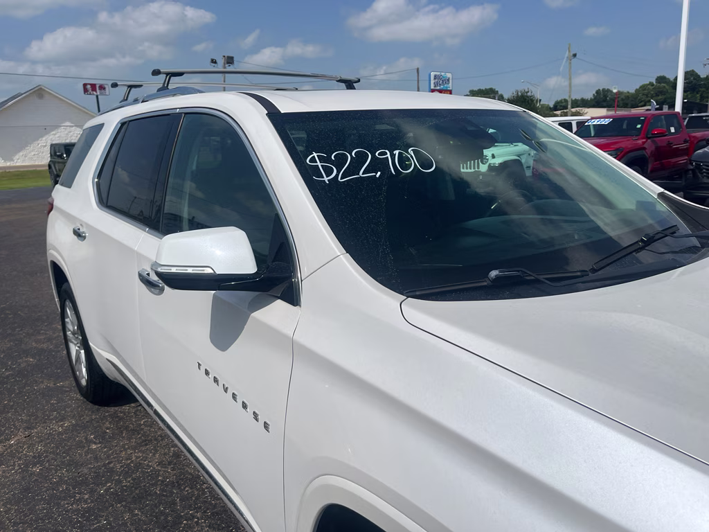 2020 Iridescent Pearl Tricoat Chevrolet Traverse High Country AWD SUV