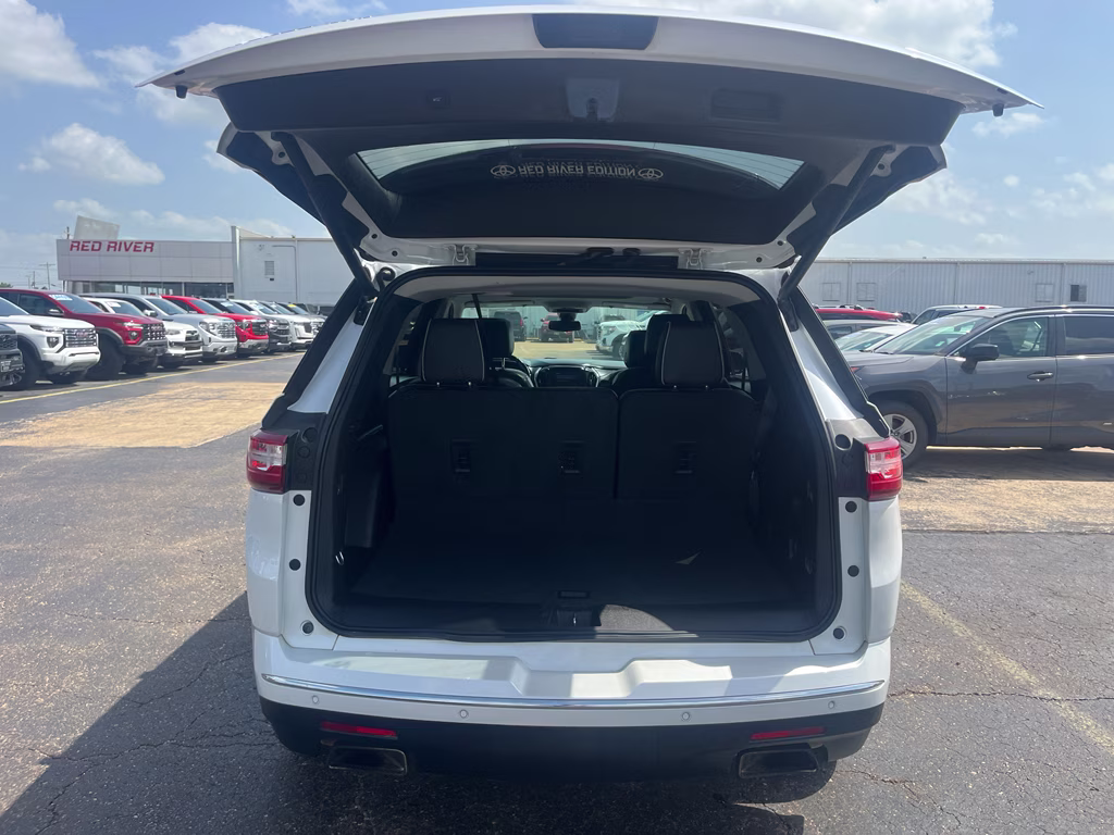 2020 Iridescent Pearl Tricoat Chevrolet Traverse High Country AWD SUV