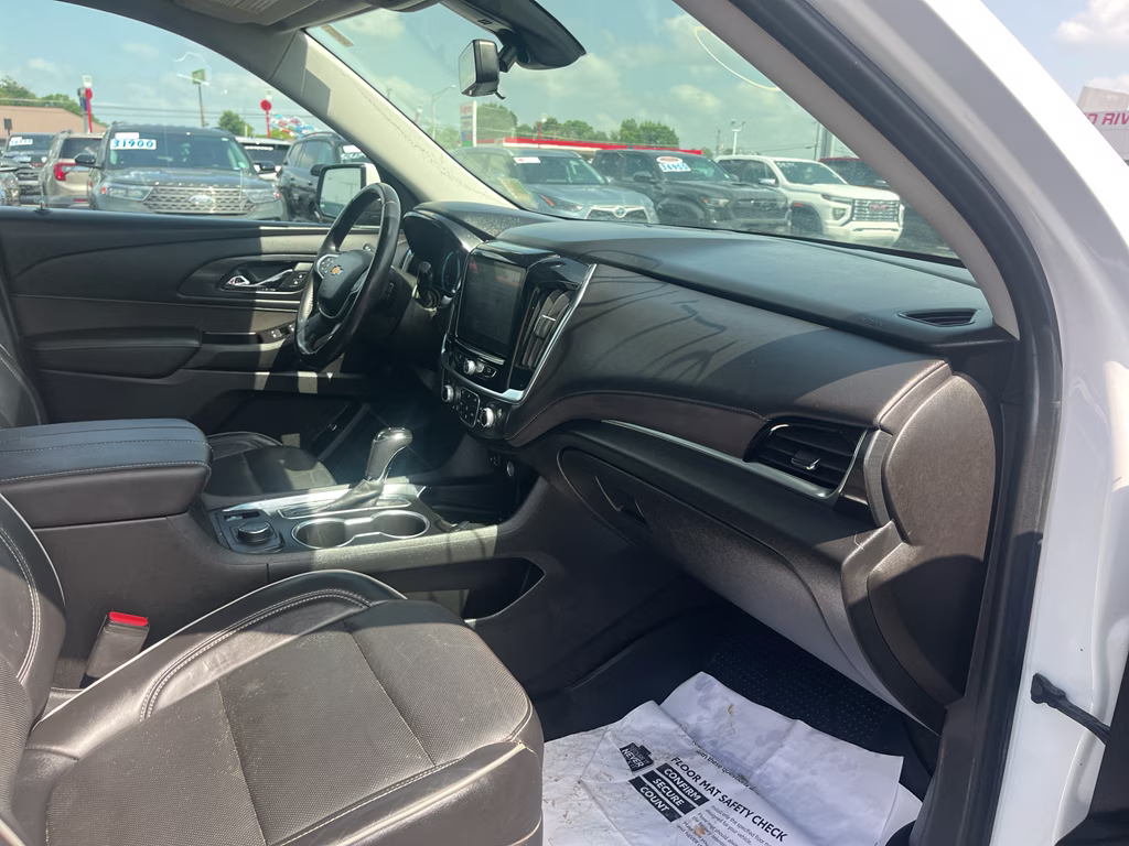 2020 Iridescent Pearl Tricoat Chevrolet Traverse High Country AWD SUV