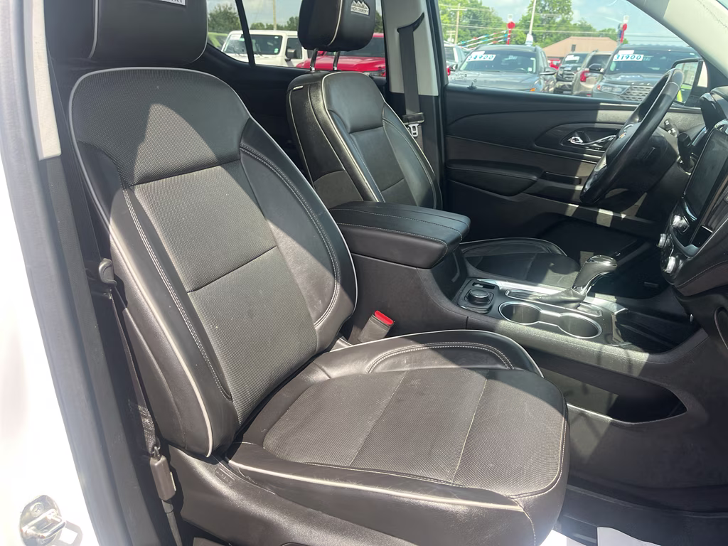 2020 Iridescent Pearl Tricoat Chevrolet Traverse High Country AWD SUV