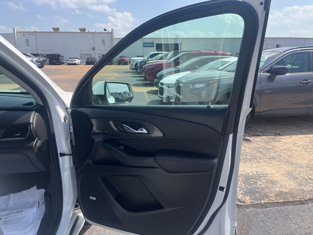2020 Iridescent Pearl Tricoat Chevrolet Traverse High Country AWD SUV