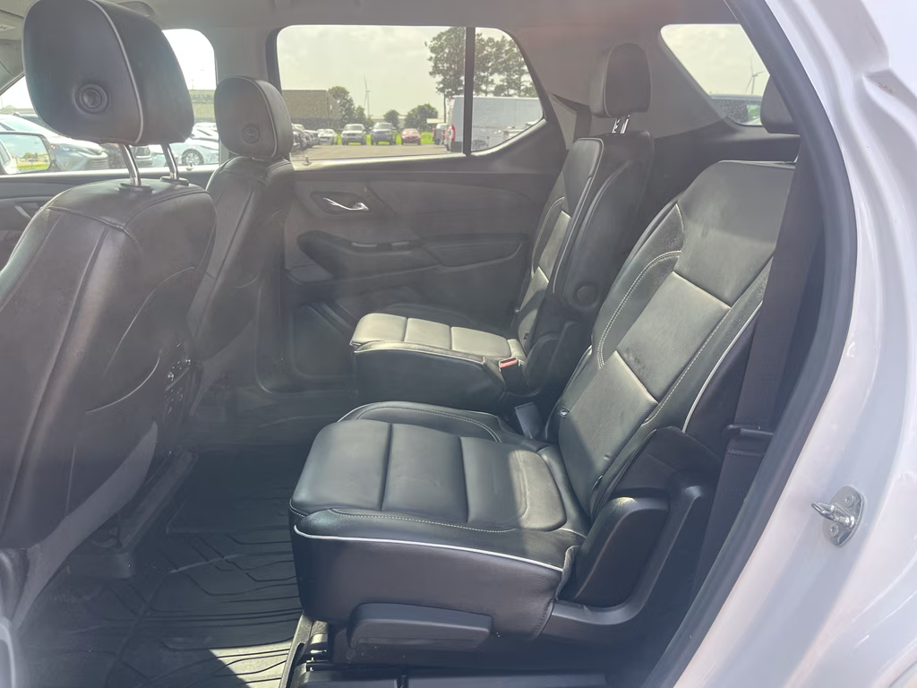 2020 Iridescent Pearl Tricoat Chevrolet Traverse High Country AWD SUV