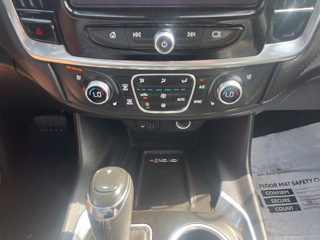 2020 Iridescent Pearl Tricoat Chevrolet Traverse High Country AWD SUV