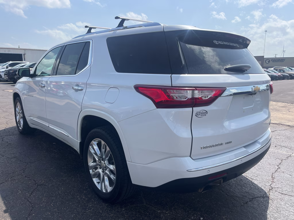 2020 Iridescent Pearl Tricoat Chevrolet Traverse High Country AWD SUV