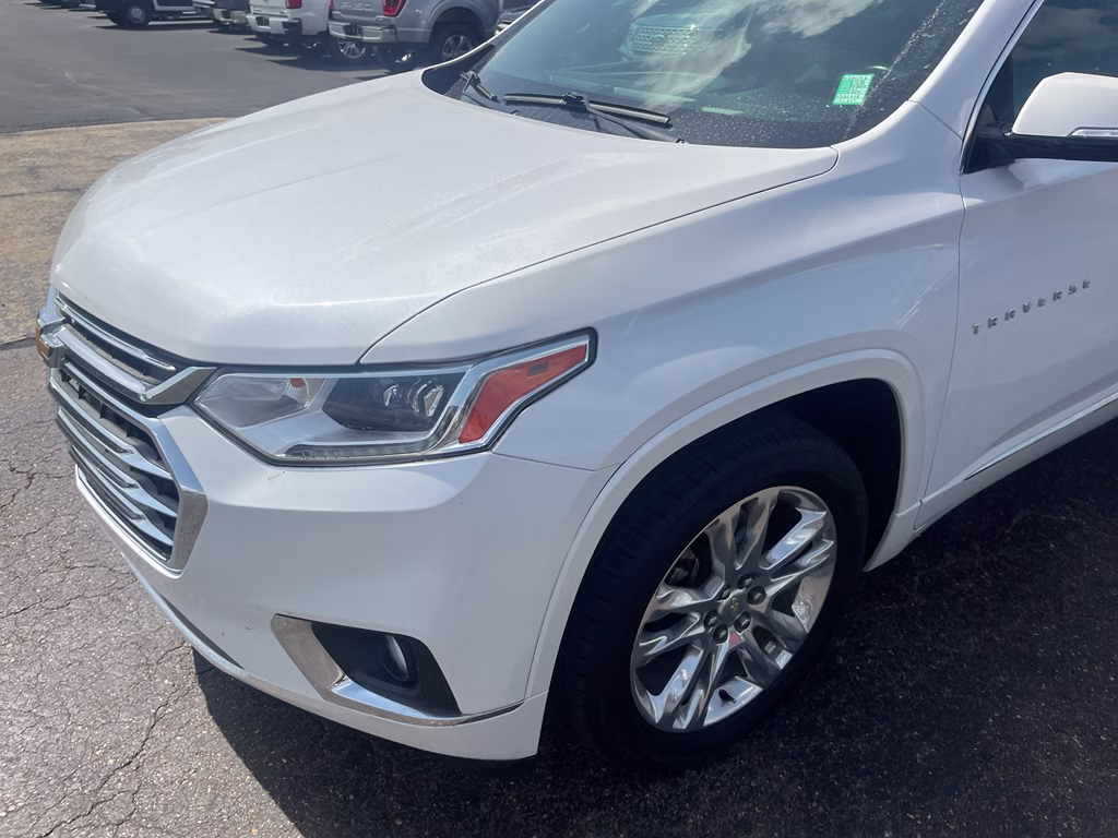 2020 Iridescent Pearl Tricoat Chevrolet Traverse High Country AWD SUV