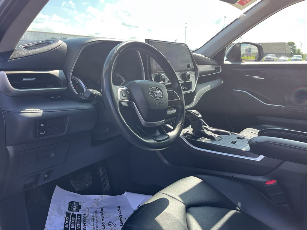 2024 Moon Dust Toyota Highlander Hybrid Hybrid XLE AWD SUV