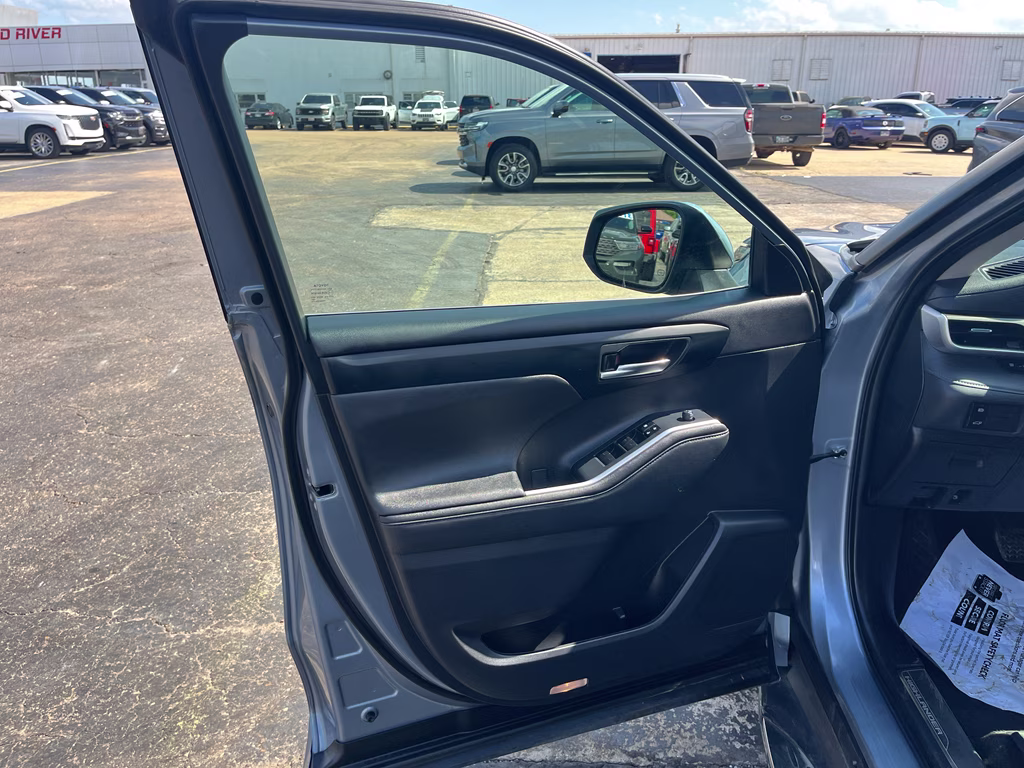 2024 Moon Dust Toyota Highlander Hybrid Hybrid XLE AWD SUV