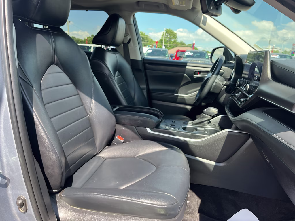 2024 Moon Dust Toyota Highlander Hybrid Hybrid XLE AWD SUV