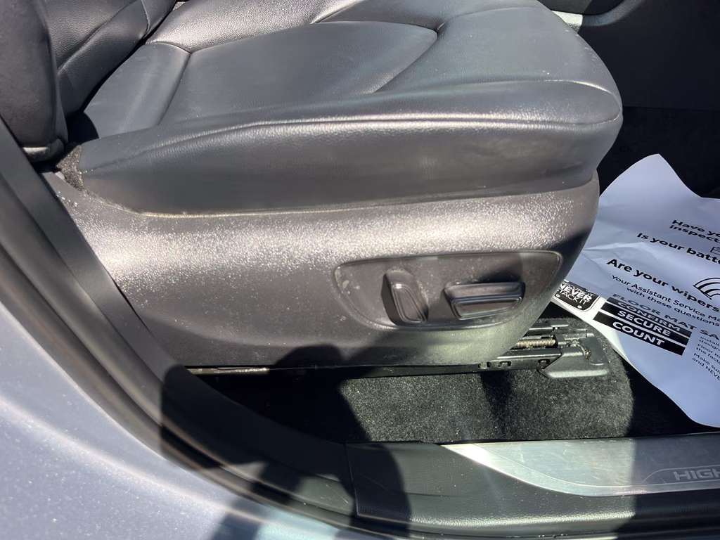 2024 Moon Dust Toyota Highlander Hybrid Hybrid XLE AWD SUV