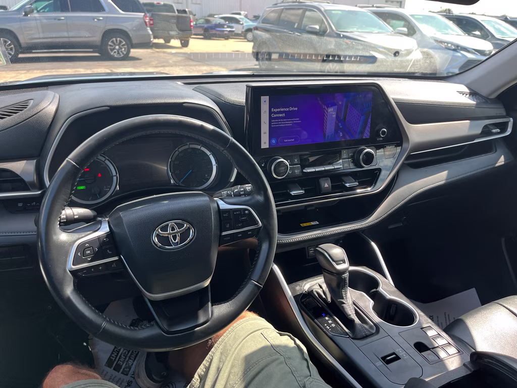 2024 Moon Dust Toyota Highlander Hybrid Hybrid XLE AWD SUV