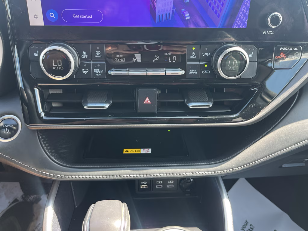 2024 Moon Dust Toyota Highlander Hybrid Hybrid XLE AWD SUV