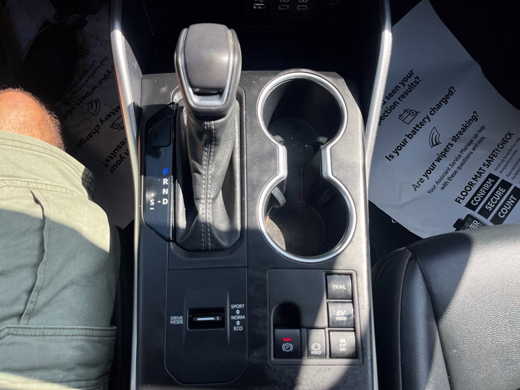 2024 Moon Dust Toyota Highlander Hybrid Hybrid XLE AWD SUV