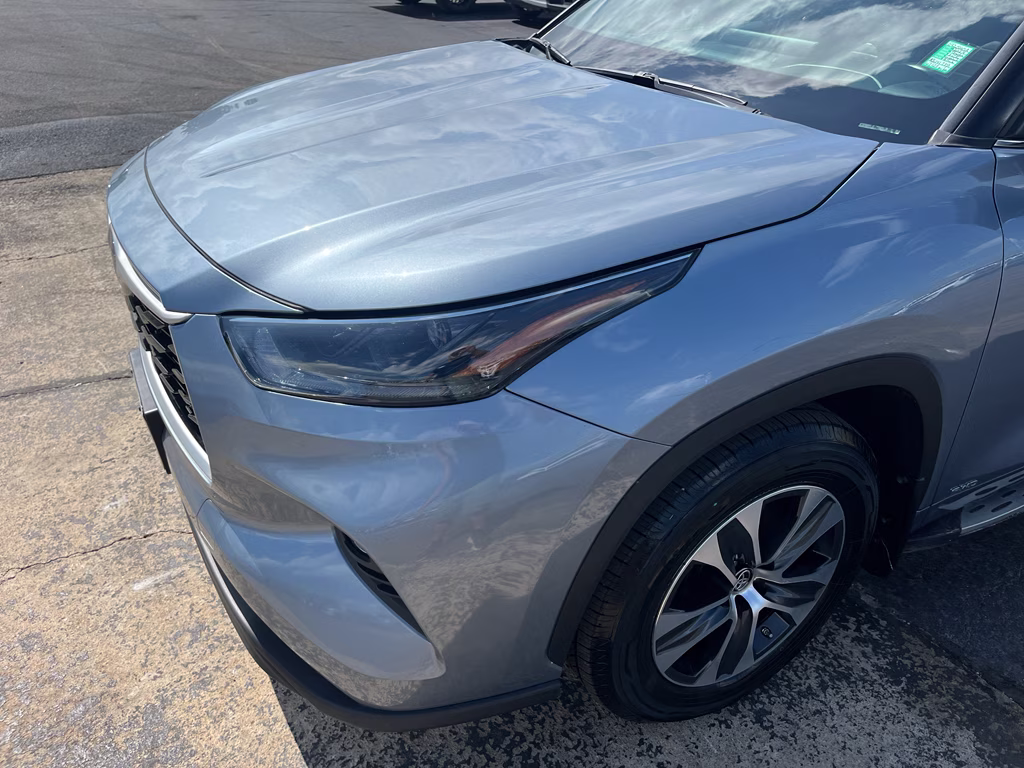 2024 Moon Dust Toyota Highlander Hybrid Hybrid XLE AWD SUV