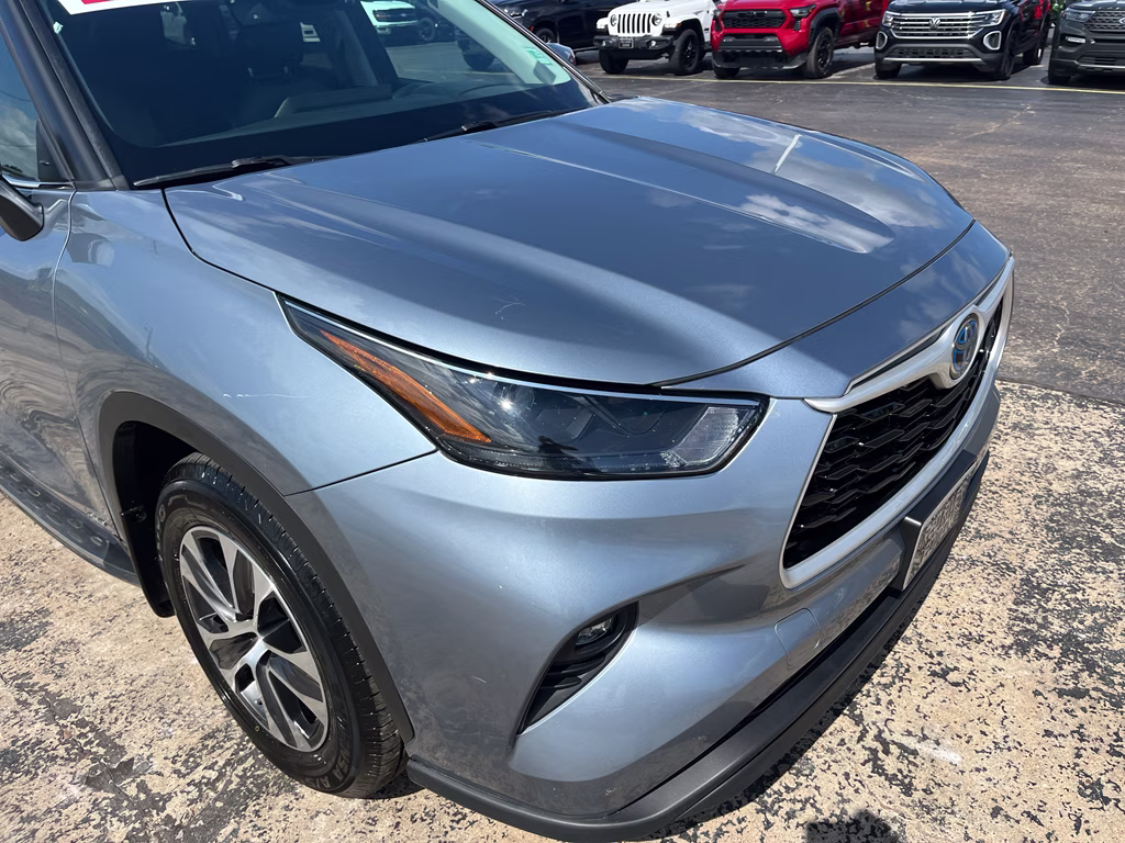 2024 Moon Dust Toyota Highlander Hybrid Hybrid XLE AWD SUV