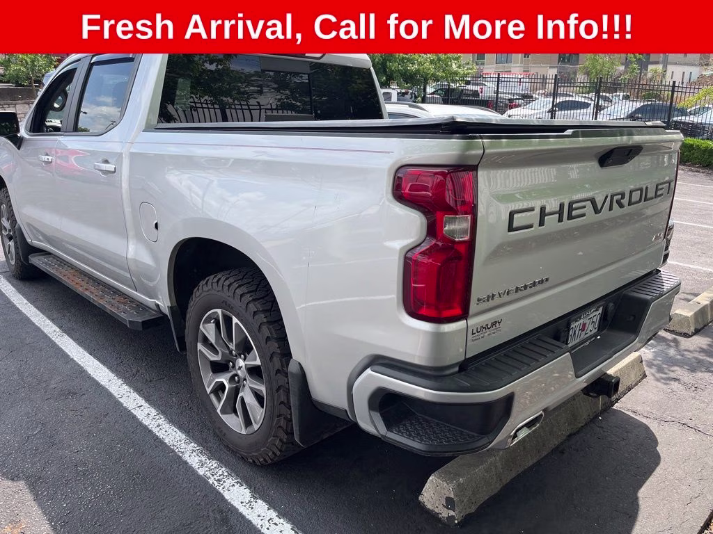 2021 Silver Ice Metallic Chevrolet Silverado 1500 RST 4X4 Truck