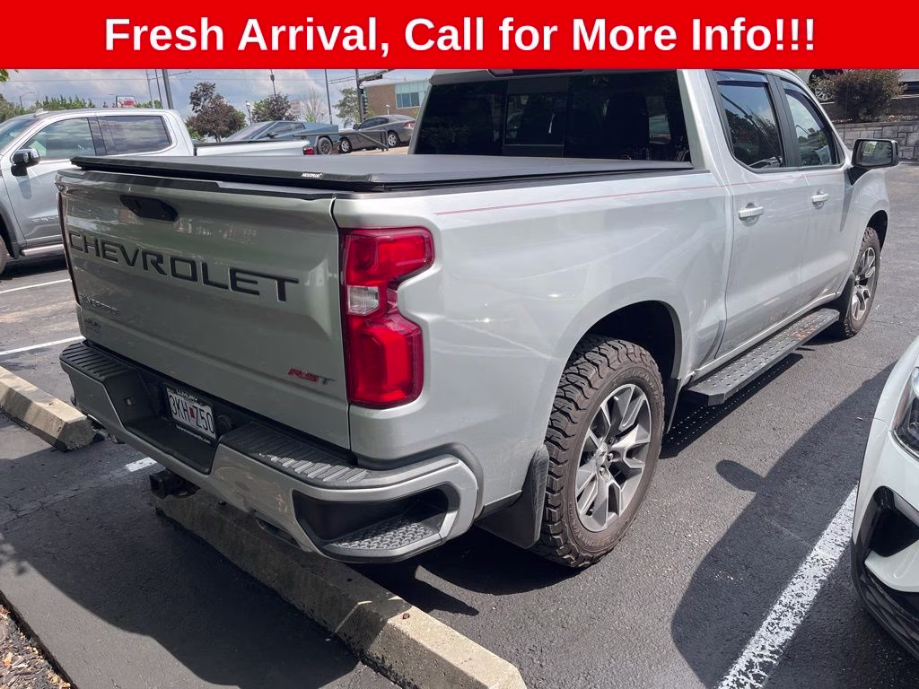 2021 Silver Ice Metallic Chevrolet Silverado 1500 RST 4X4 Truck