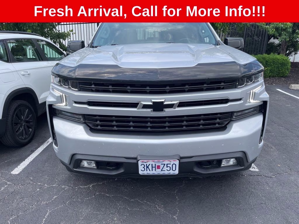 2021 Silver Ice Metallic Chevrolet Silverado 1500 RST 4X4 Truck
