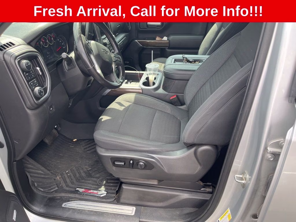 2021 Silver Ice Metallic Chevrolet Silverado 1500 RST 4X4 Truck