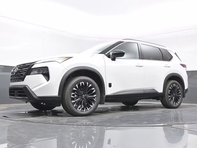 2026 Everest White Pearl Tricoat Nissan Rogue Dark Armor FWD SUV