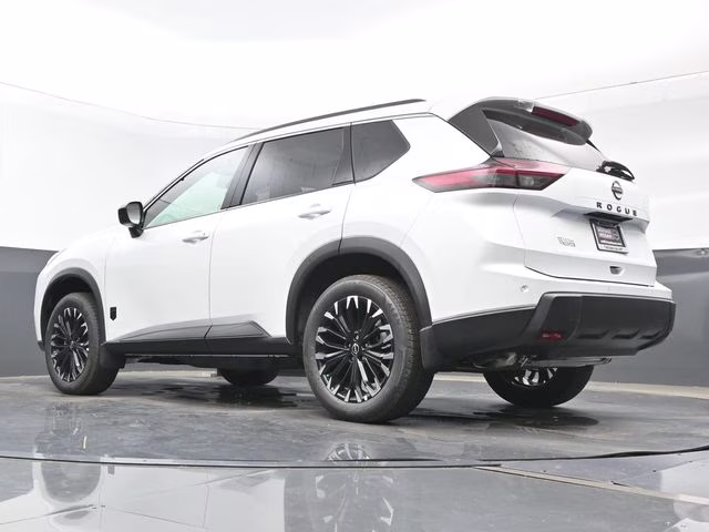 2026 Everest White Pearl Tricoat Nissan Rogue Dark Armor FWD SUV