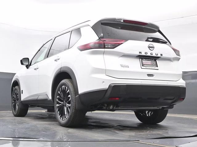 2026 Everest White Pearl Tricoat Nissan Rogue Dark Armor FWD SUV