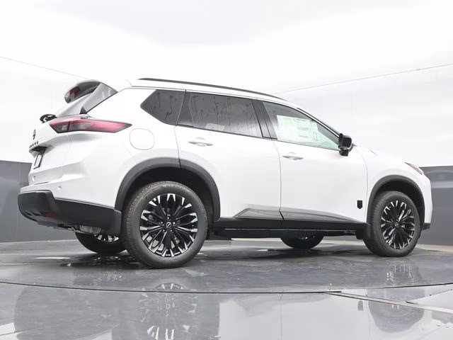 2026 Everest White Pearl Tricoat Nissan Rogue Dark Armor FWD SUV