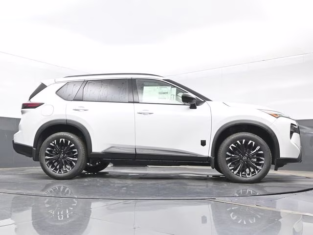 2026 Everest White Pearl Tricoat Nissan Rogue Dark Armor FWD SUV