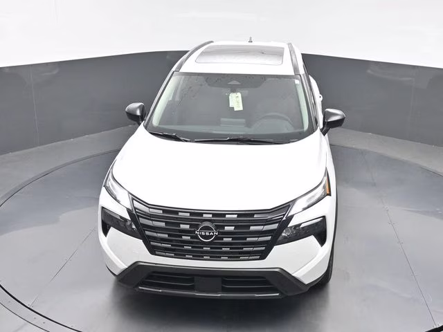 2026 Everest White Pearl Tricoat Nissan Rogue Dark Armor FWD SUV