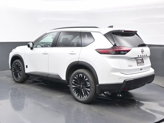 2026 Everest White Pearl Tricoat Nissan Rogue Dark Armor FWD SUV