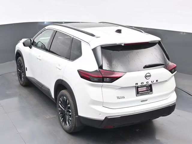 2026 Everest White Pearl Tricoat Nissan Rogue Dark Armor FWD SUV