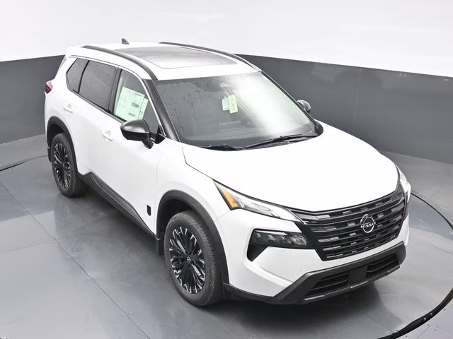 2026 Everest White Pearl Tricoat Nissan Rogue Dark Armor FWD SUV