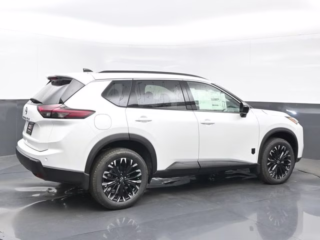 2026 Everest White Pearl Tricoat Nissan Rogue Dark Armor FWD SUV