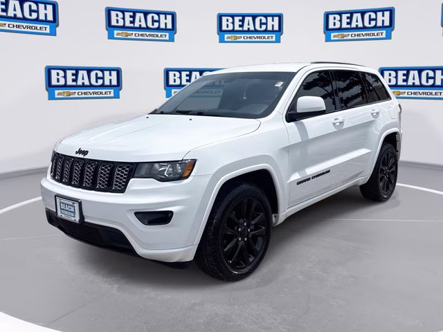 2019 Bright White Clearcoat Jeep Grand Cherokee Altitude 4X4 SUV