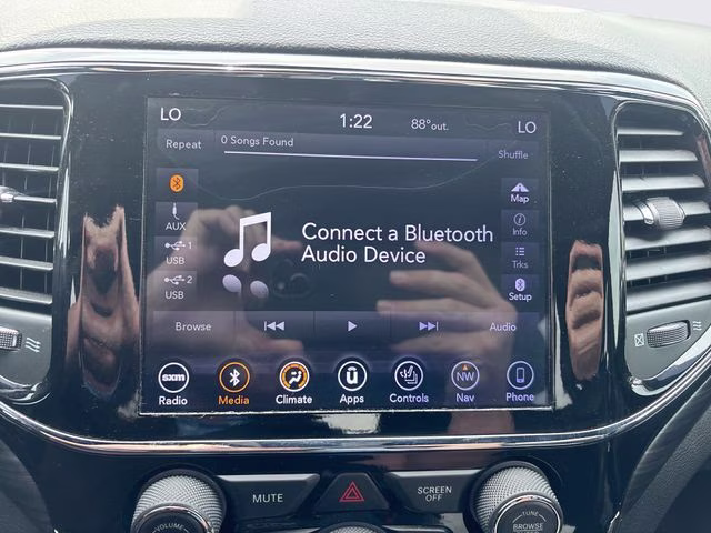2019 Bright White Clearcoat Jeep Grand Cherokee Altitude 4X4 SUV