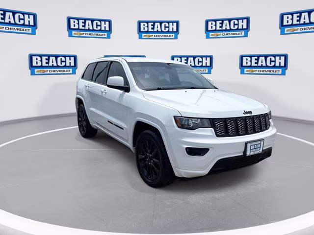 2019 Bright White Clearcoat Jeep Grand Cherokee Altitude 4X4 SUV