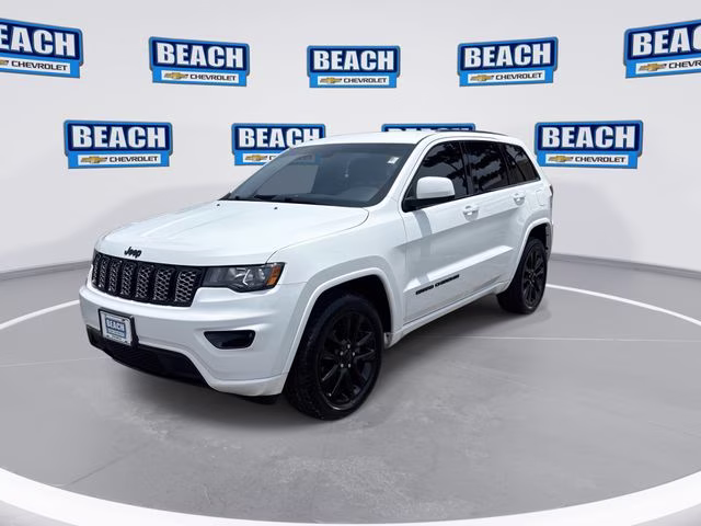 2019 Bright White Clearcoat Jeep Grand Cherokee Altitude 4X4 SUV