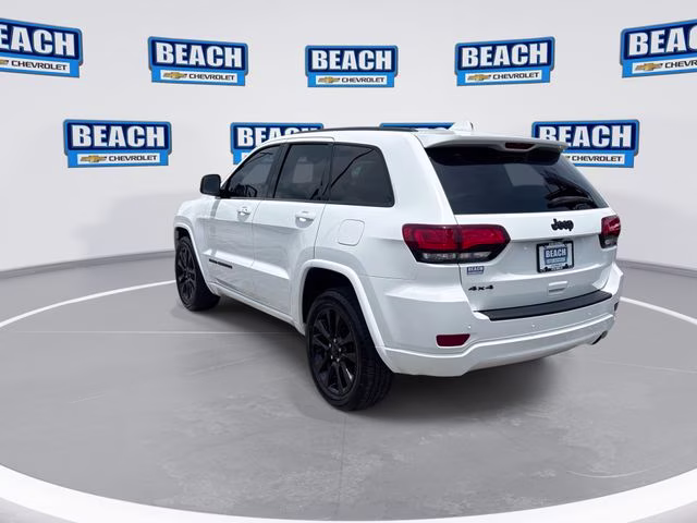 2019 Bright White Clearcoat Jeep Grand Cherokee Altitude 4X4 SUV