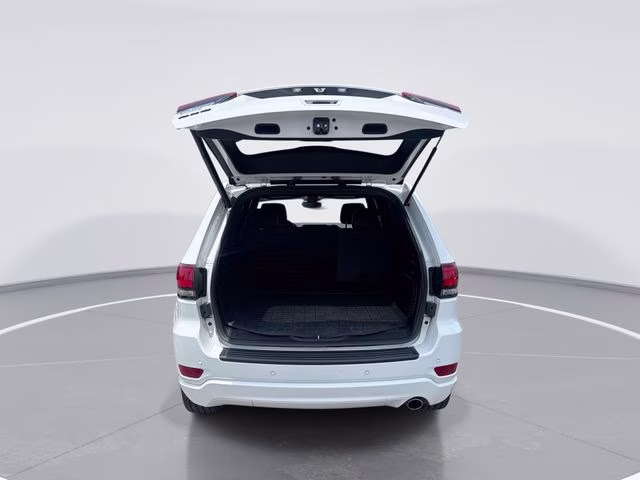 2019 Bright White Clearcoat Jeep Grand Cherokee Altitude 4X4 SUV
