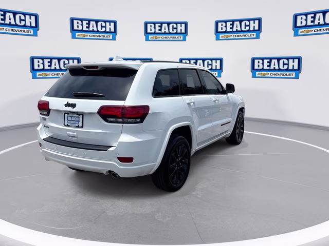 2019 Bright White Clearcoat Jeep Grand Cherokee Altitude 4X4 SUV