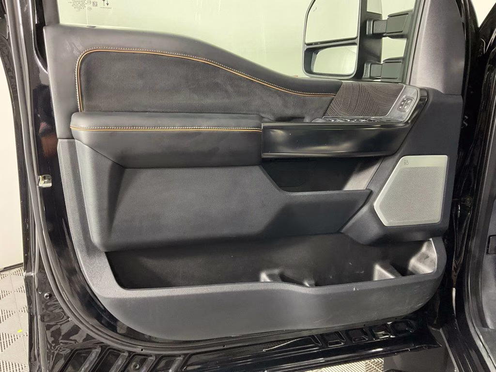 2024 Black Metallic Ford Super Duty F-450 DRW Platinum 4X4 Truck