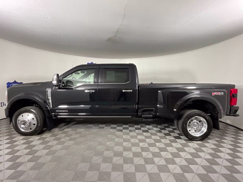2024 Black Metallic Ford Super Duty F-450 DRW Platinum 4X4 Truck